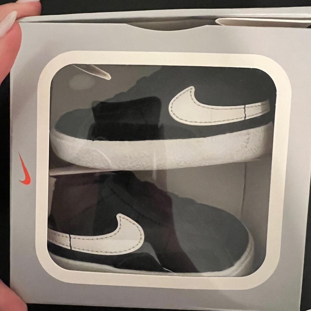 BLAZER MID CRIB SHOE SIZE 3c BABY